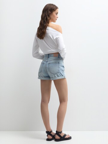 Pull&Bear Regular Shorts in Blau