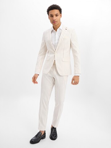 Finshley & Harding London Slim fit Trousers with creases in White