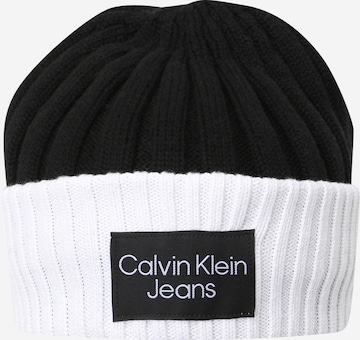 Calvin Klein Jeans Beanie in Black: front