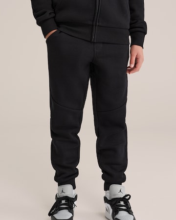 Effilé Pantalon WE Fashion en noir : devant