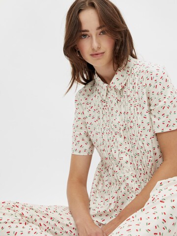 PIECES Blouse 'Cherry' in Wit