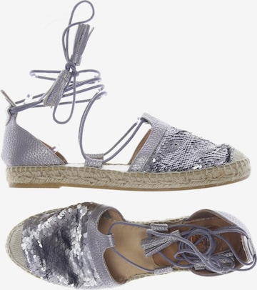 Kanna Flats & Loafers in 38 in Grey: front