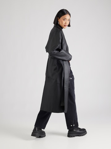 Calvin Klein Átmeneti kabátok - fekete