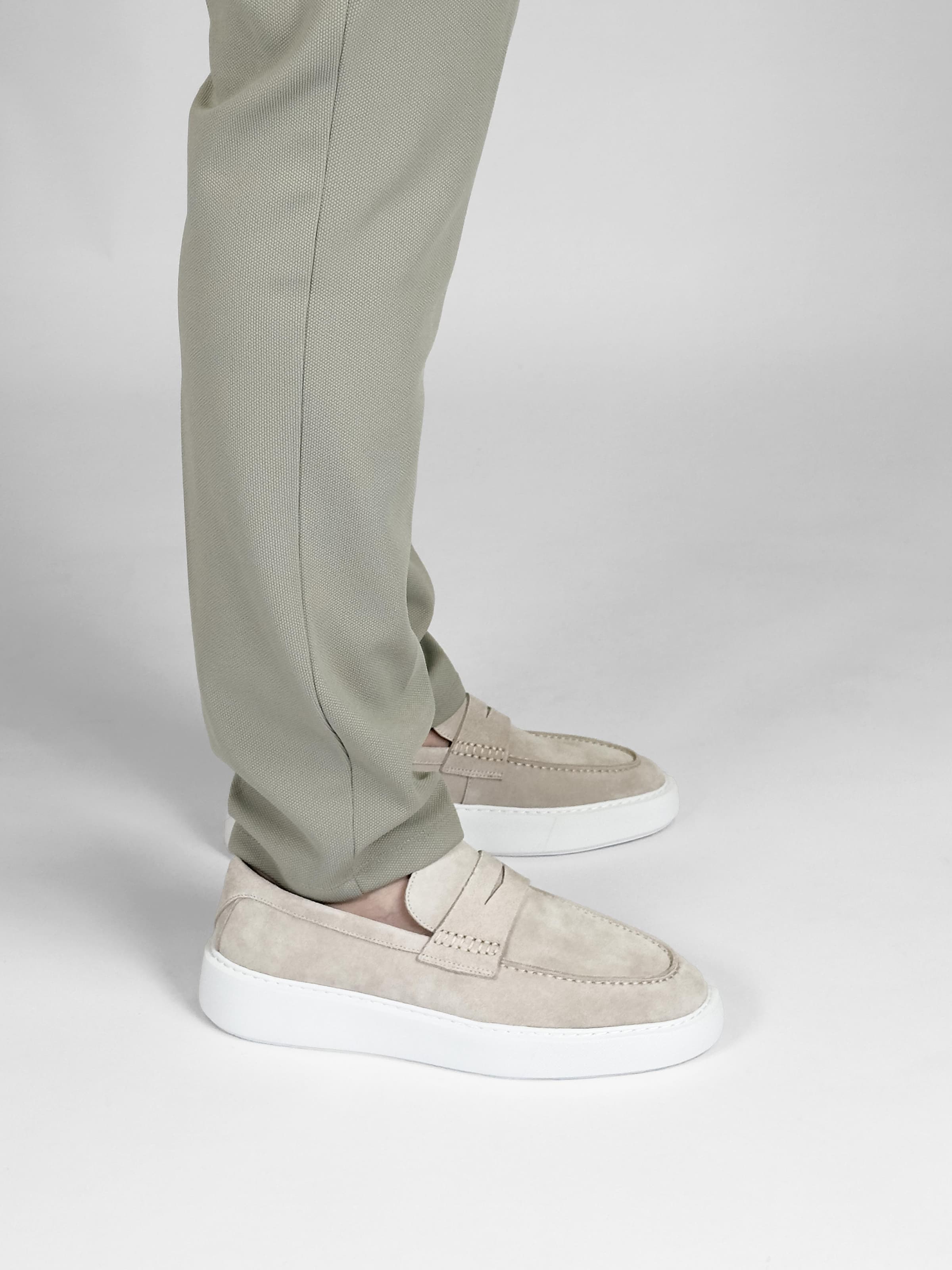 Dutch'D Slip-ons 'Atmos Era' in Beige: front