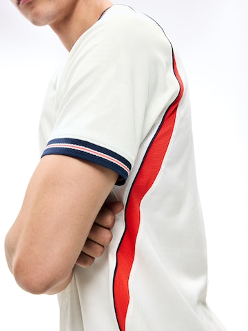 NIKE Трико в бяло