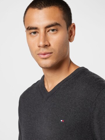 TOMMY HILFIGER Rovný strih Sveter 'Pima' - Sivá