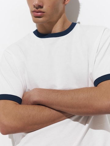 Pull&Bear Тениска в бяло