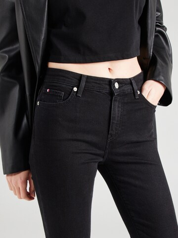 TOMMY HILFIGER Flared Jeans i svart