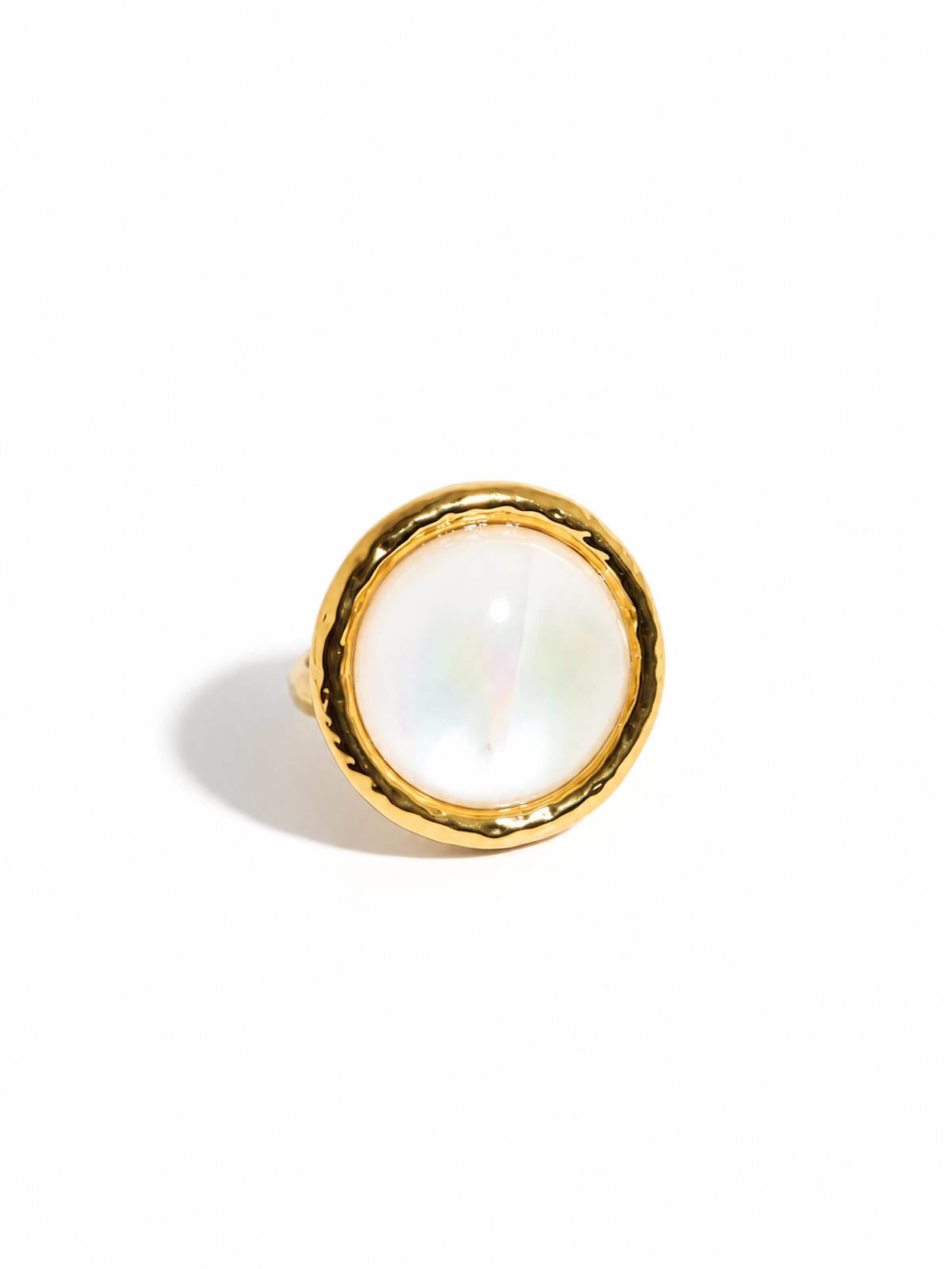 Bague 'Vintage Mother of Pearl' LanLivia en or : devant