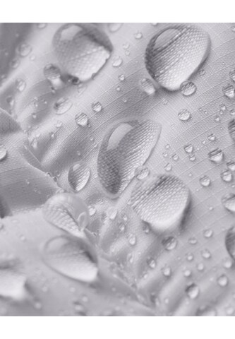 UNDER ARMOUR Between-season jacket in White