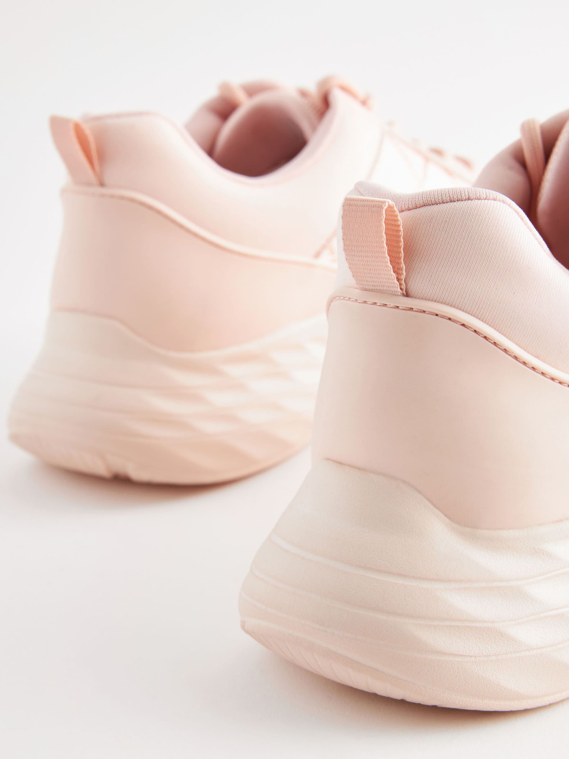 Next Platform trainers in Beige