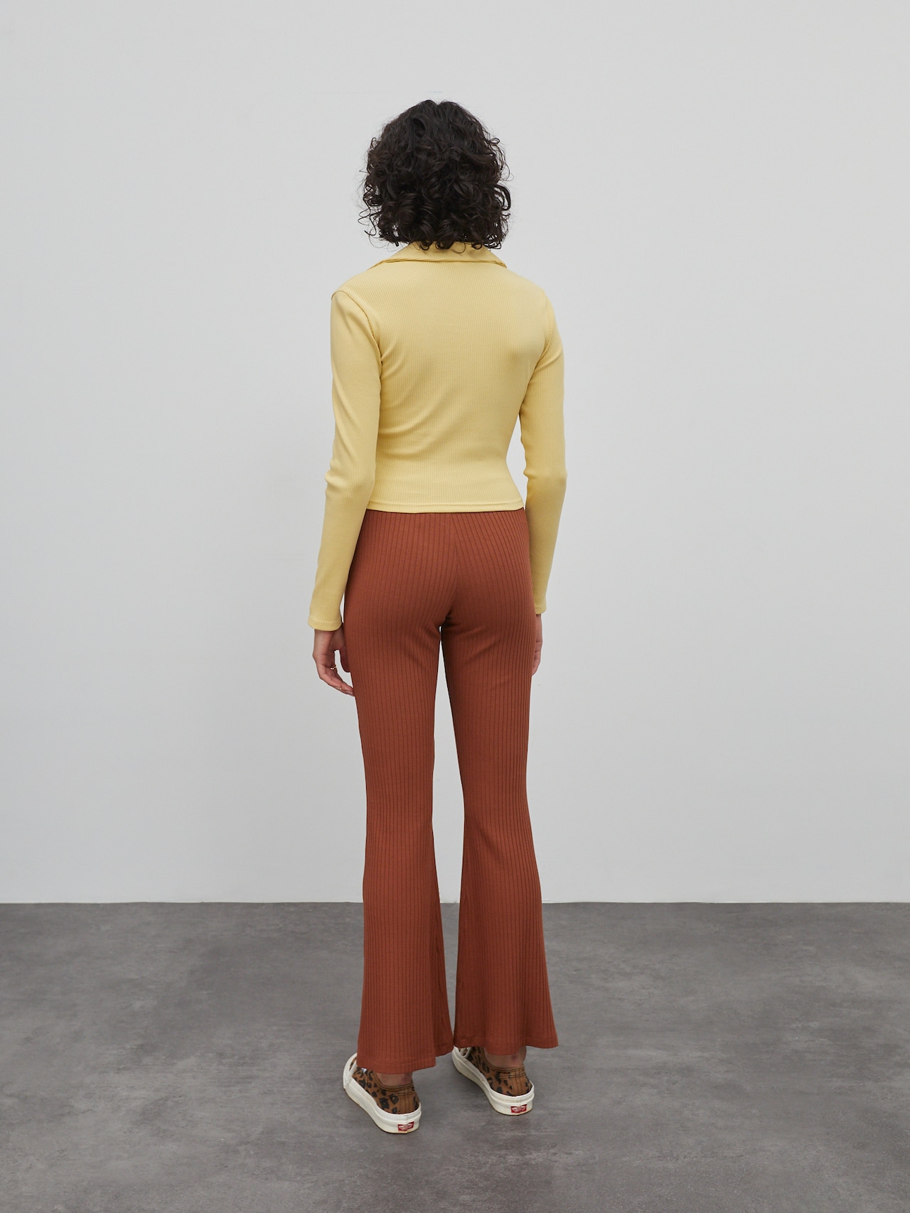 EDITED Producten Shirt 'Julieta' Geel