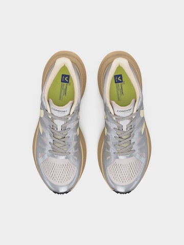 Veja Σνίκερ χαμηλό 'Condor 3 Advanced' σε ασημί