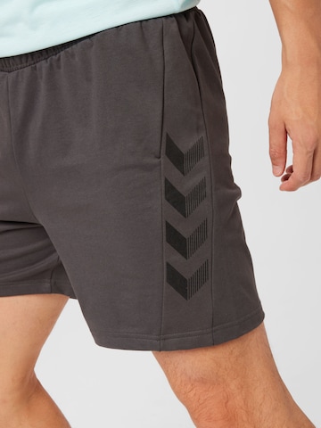 Hummel Regular Sportshorts 'Offgrid' in Grau