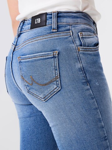 Regular Jeans 'Isabella G' de la LTB pe albastru