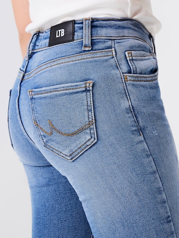 LTB Regular Jeans 'Isabella G' in Blauw