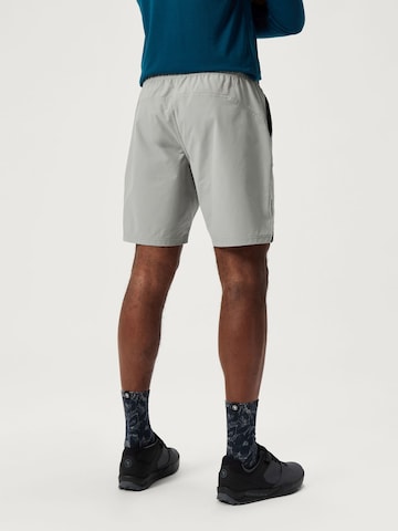 ENDURA Regular Sportbroek 'LOOP' in Grijs