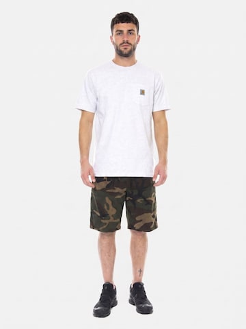 Carhartt WIP Baggy Broek 'Southfield Short Camo Laurel' in Groen