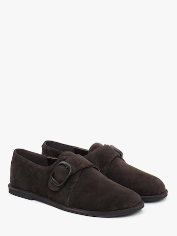 Estro Classic Flats '5831-1' in Brown