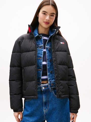 Tommy Jeans Prechodná bunda 'ESS' - Čierna: predná strana
