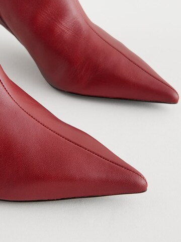 Next Bootie in Red