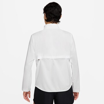 NIKE Sportjacke 'Swoosh' in Weiß