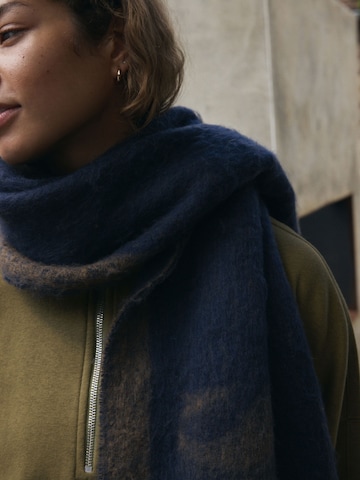 self. Oversized scarf in Blue