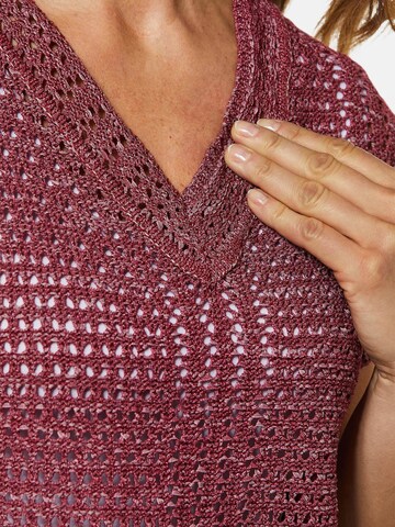 Goldner Pullover in Rot