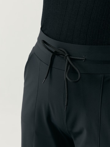 Born Loosefit Sportbroek 'Halia' in Zwart