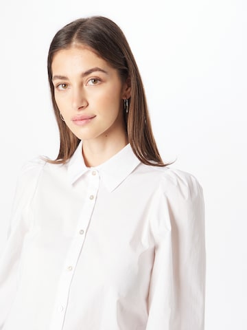 Camicia da donna di Sofie Schnoor in bianco