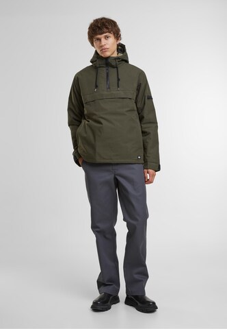 DICKIES Between-Season Jacket in Green