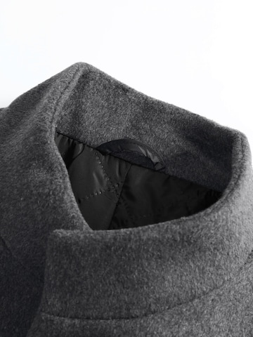 ALLTHEMEN Winter Coat 'Mantelruhe' in Grey