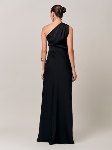 Sável Avondjurk 'MONICA' in Zwart: terug