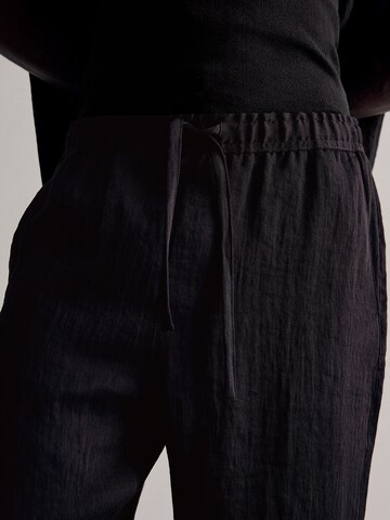 Regular Pantalon Bershka en noir