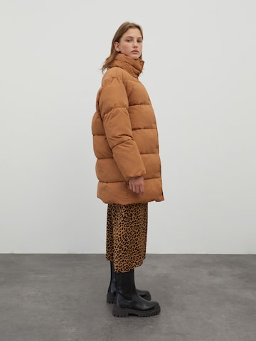 EDITED Zimní kabát 'Monta' – hnědá