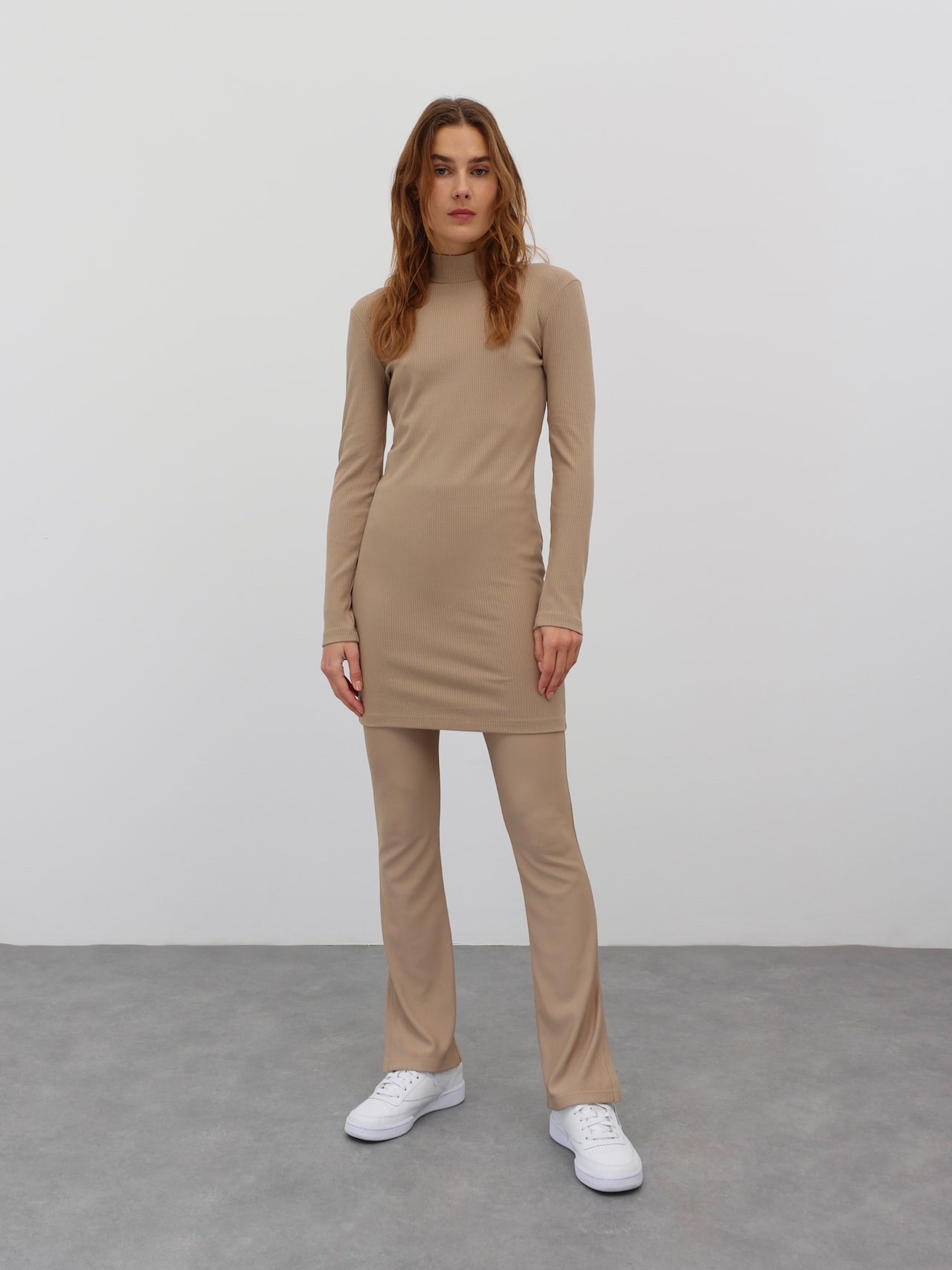 EDITED Strikkjole 'Idalia' beige