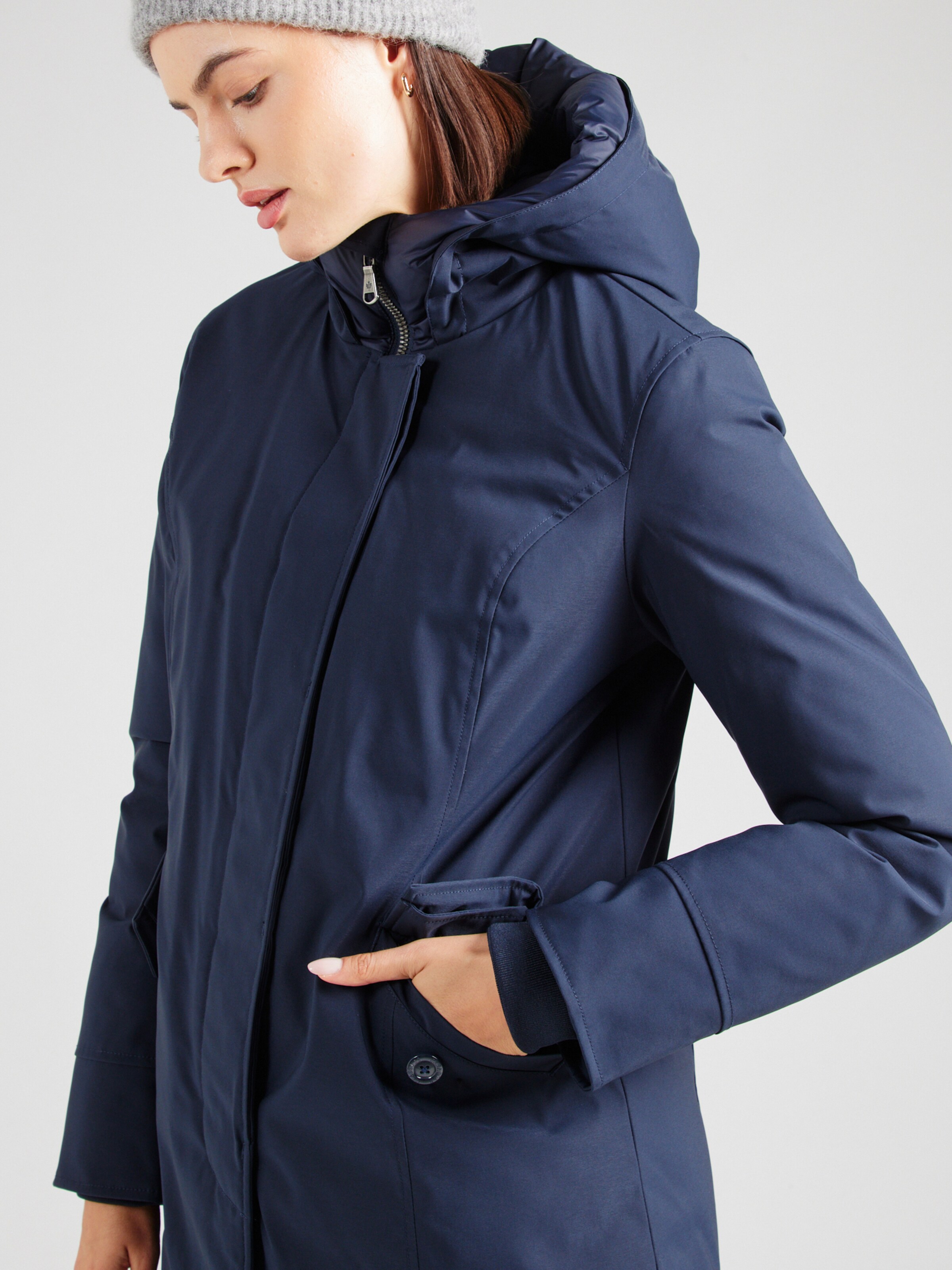 Online canadian clothing 2025