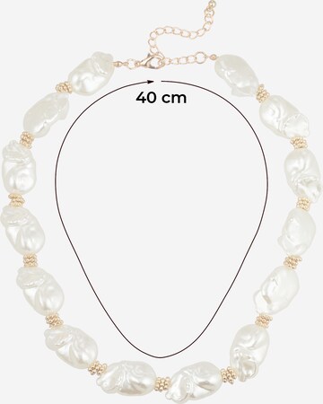 Nasty Gal Necklace in White