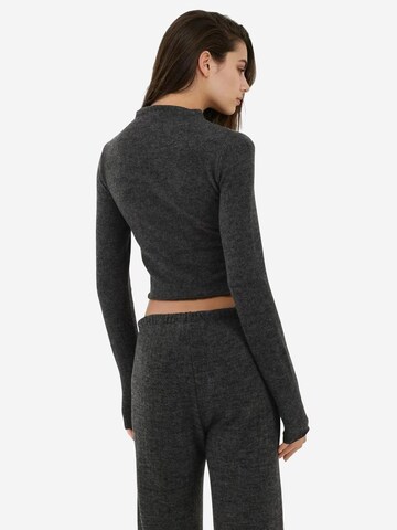 Hiccup Pullover in Grau