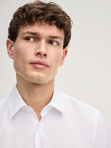 Coupe slim Chemise business 'Pierce' JOOP! en blanc