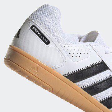 Baskets basses ADIDAS SPORTSWEAR en blanc