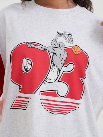 AND1 T-Shirt in Grau