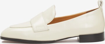 Kazar Classic Flats in White: front