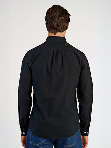 Coupe regular Chemise Lindbergh en noir