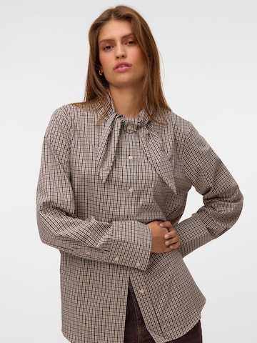 VERO MODA - Blusa en beige: frente