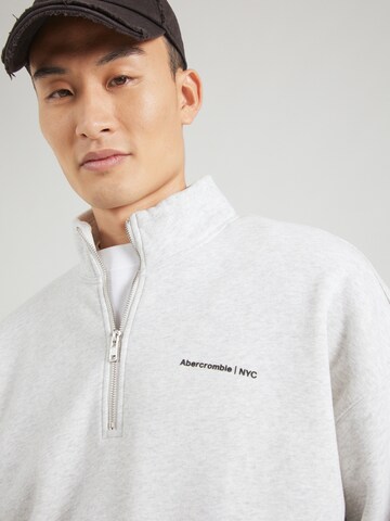 Abercrombie & Fitch - Sudadera en gris