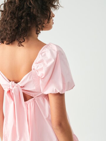 Robe d’été 'BRODI' St MRLO en rose