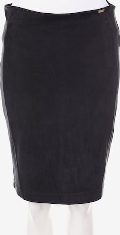 Coconuda Skirt in M in Black: front