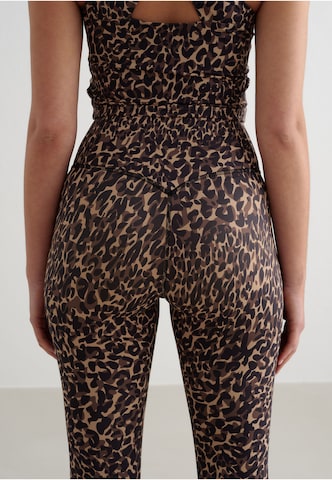 Skinny Pantalon de sport 'Cheetah' Aim'n en marron