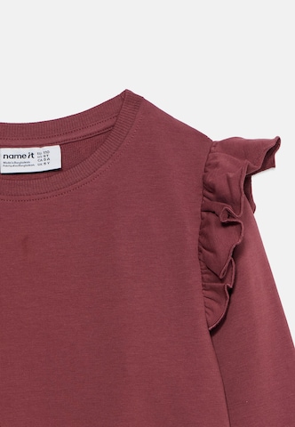 NAME IT - Sudadera 'NMFKluisi' en rojo